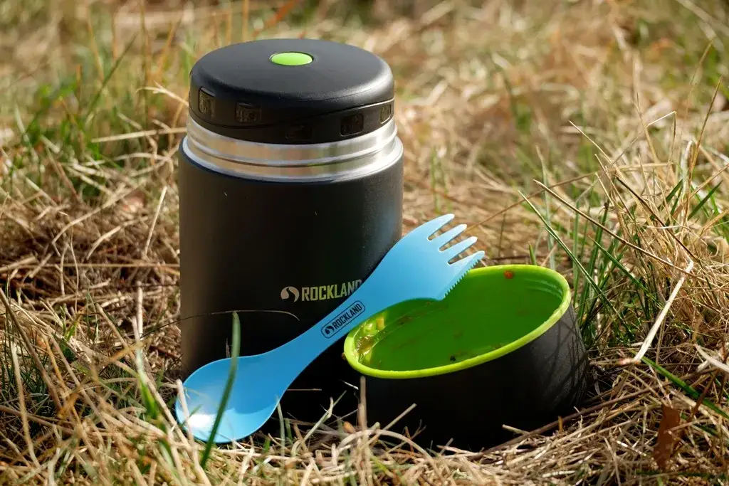 Jak usunąć zapach z termosu? Skuteczne i domowe sposoby