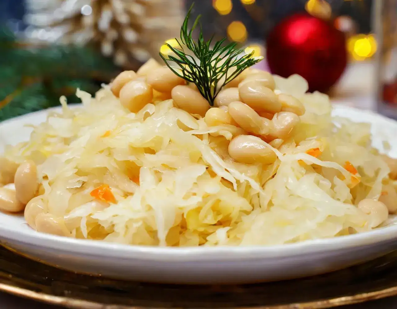 Jakie przyprawy do kapusty z grochem, aby wzbogacić smak potrawy