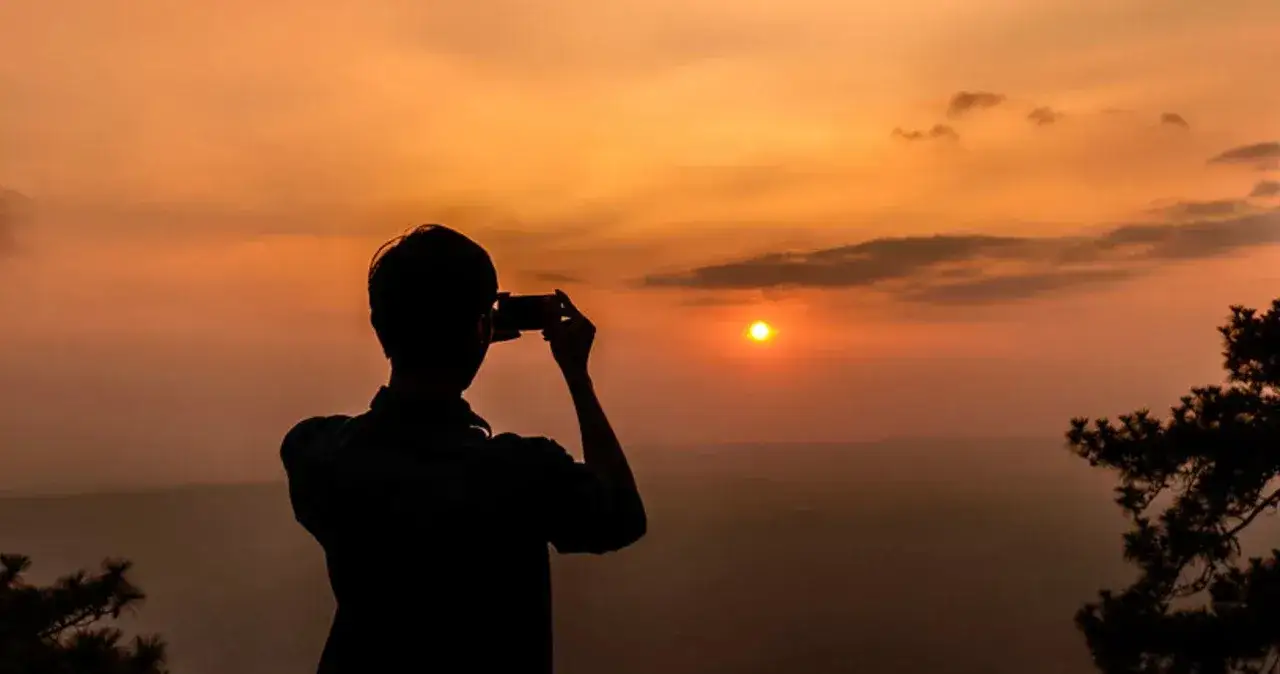 Jak ustawić aparat w telefonie, aby uniknąć słabych zdjęć?