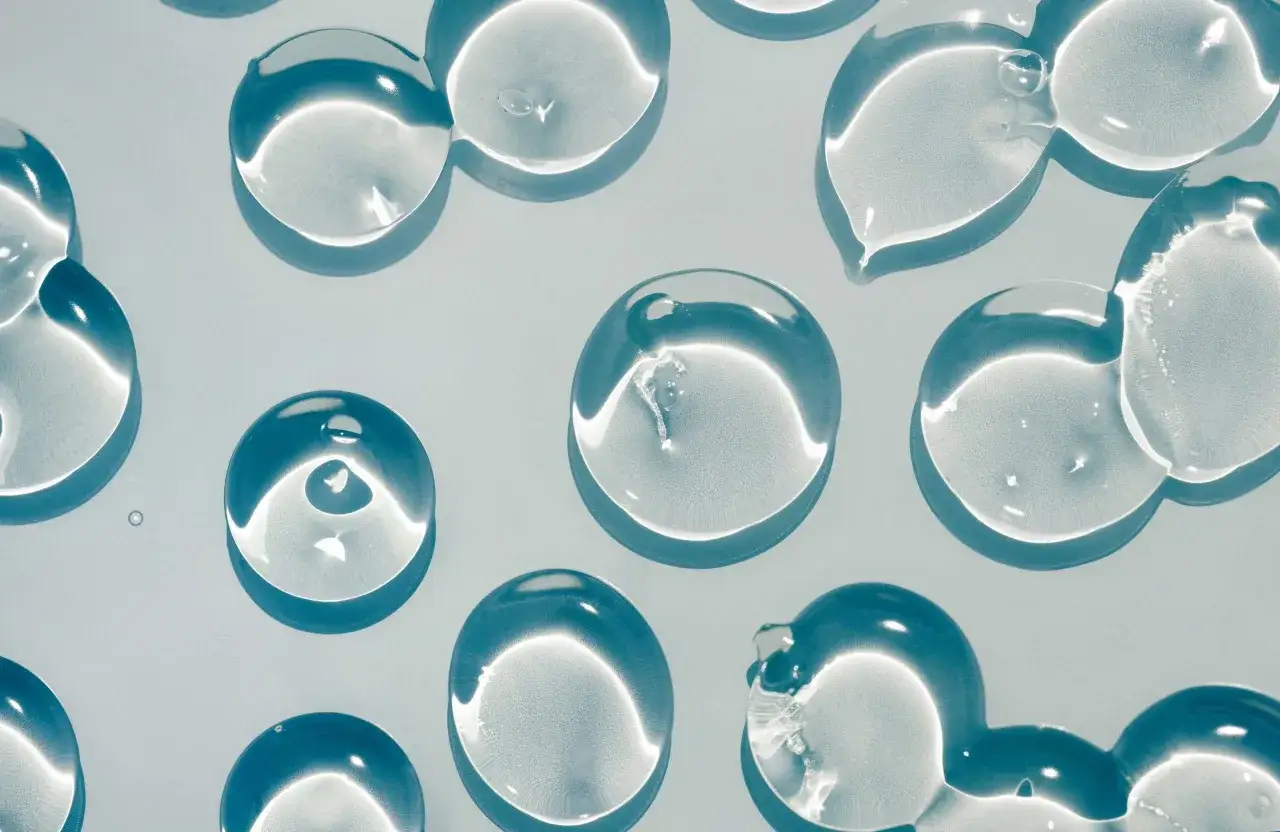 Co przyspiesza wchłanianie kwasu hialuronowego? Poznaj kluczowe czynniki