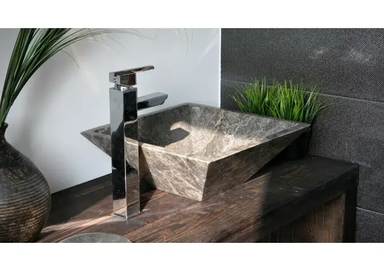 Czym czyścić zlew z konglomeratu, aby uniknąć trwałych uszkodzeń?