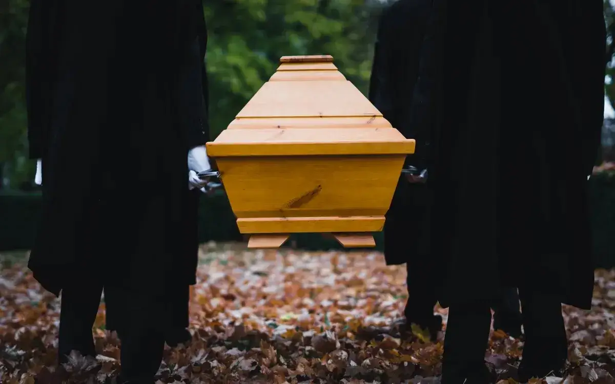 Ile księdzu za pogrzeb? Sprawdź, by uniknąć nieprzyjemnych kosztów