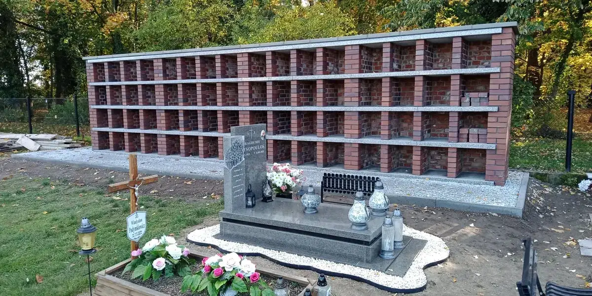 Dlaczego na cmentarzu nie śmierdzi? Odkryj tajemnice czystości miejsc spoczynku