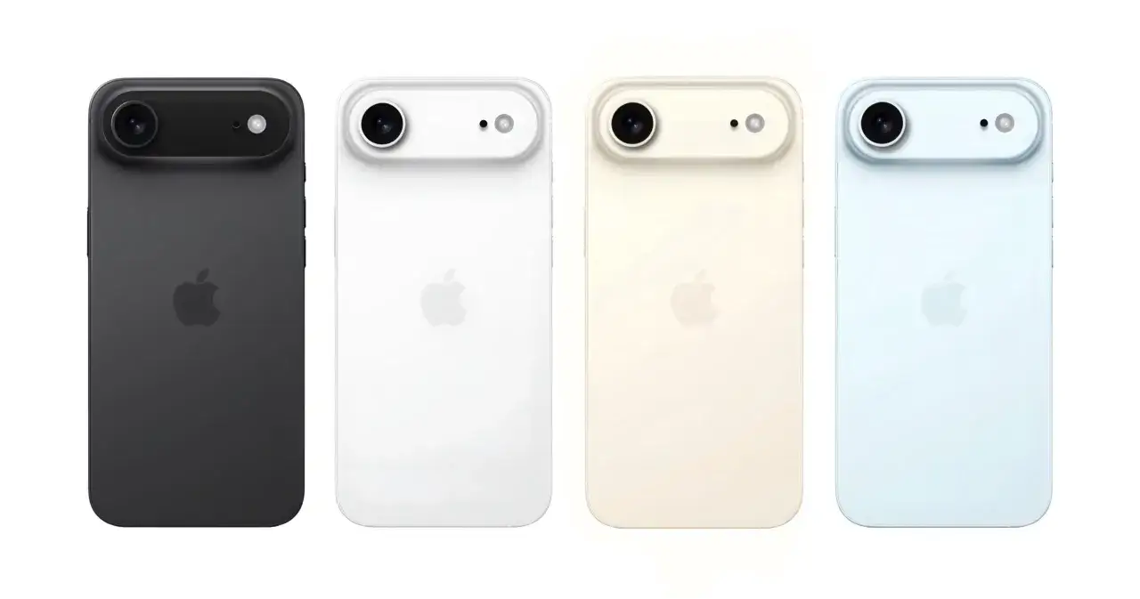 Cztery wersje kolorystyczne iPhone 17 Air: czarny, biały, kremowy i błękitny. Każdy z nich ma podwójny aparat i logo Apple.