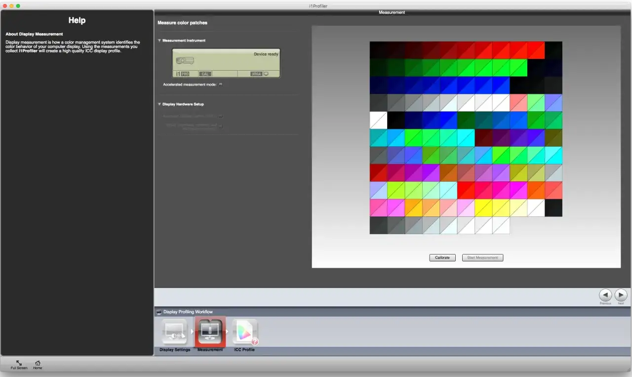 Ekran z kolorowymi łatkami i opcjami do kalibracji monitora. Program i1Profiler pomaga jak skalibrować monitor.