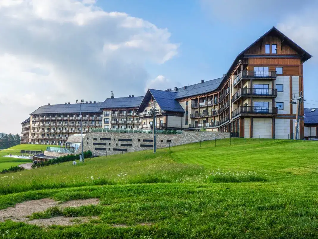 Hotel Arłamów - ile pokoi naprawdę ma i co warto wiedzieć?