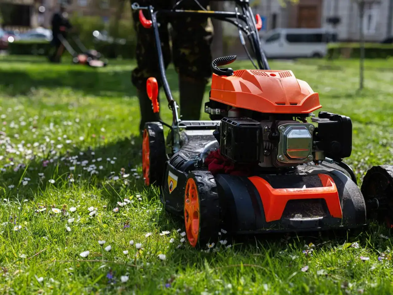 Wybierz kosiarkę Briggs & Stratton: Poradnik eksperta i ranking