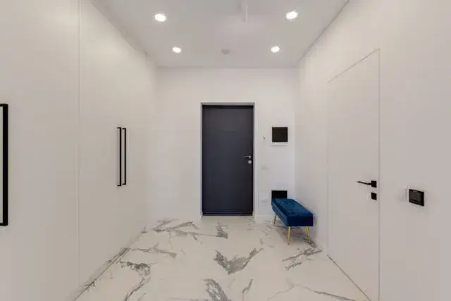 Jaki kolor farby do przedpokoju, aby uniknąć ciemnych wnętrz?