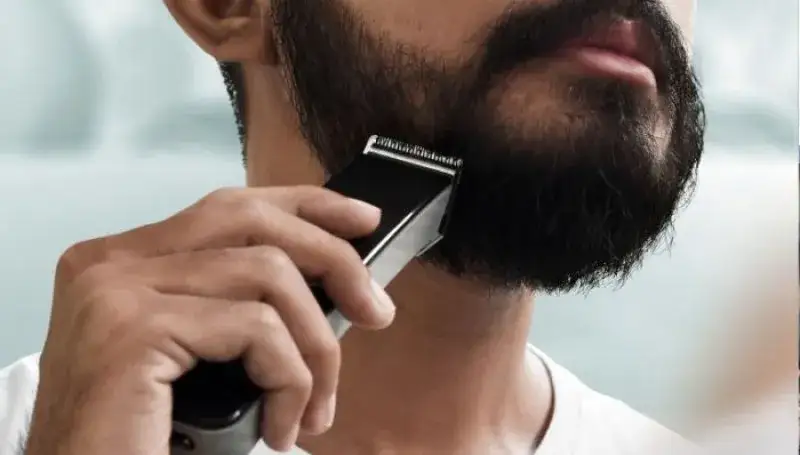 Jak golić brodę, aby uniknąć podrażnień i uzyskać idealny efekt