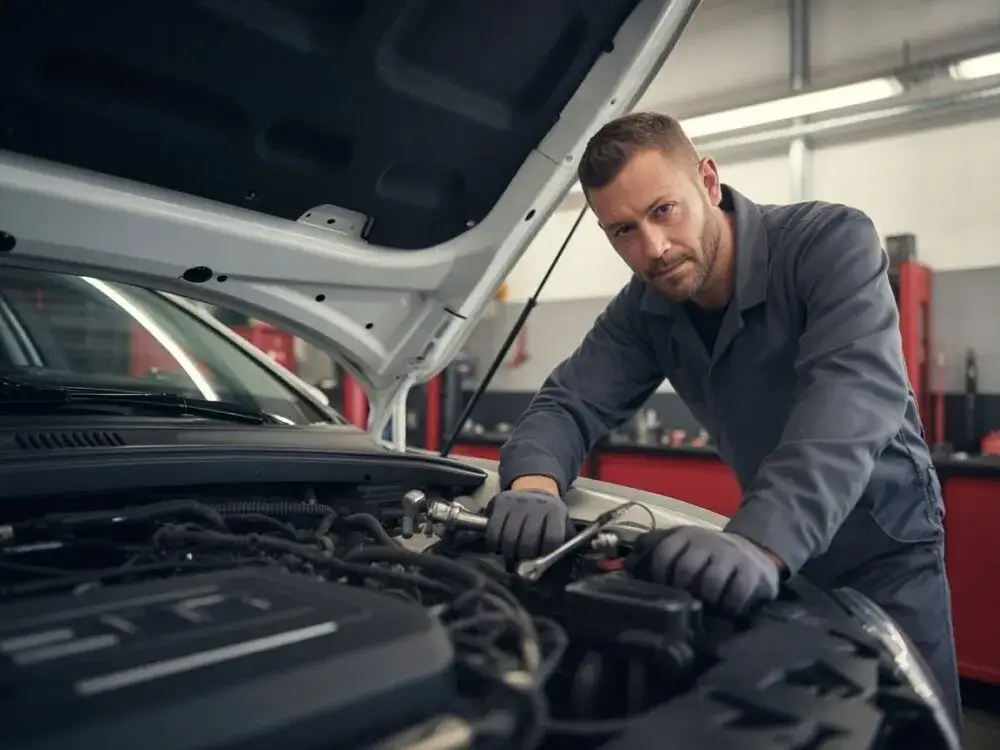 Ile zarabia warsztat samochodowy? Zaskakujące fakty o dochodach!