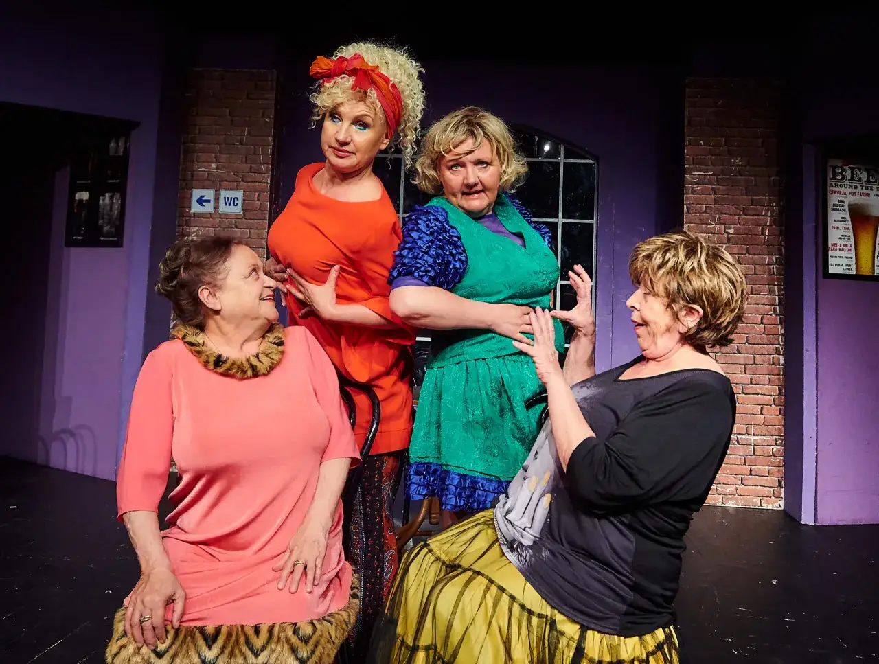 Menopauza spektakl: Jak humor pomaga przetrwać trudne chwile