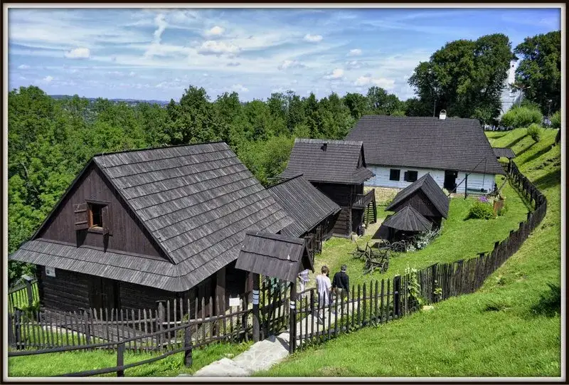 Skansen Małopolska - odkryj fascynującą kulturę ludową regionu