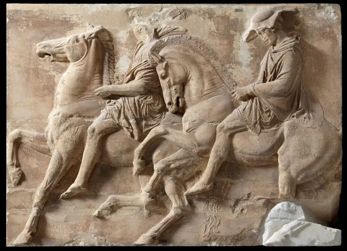 "Trzy Mojry" Fidiasza: Prawda o rzeźbach z Partenonu