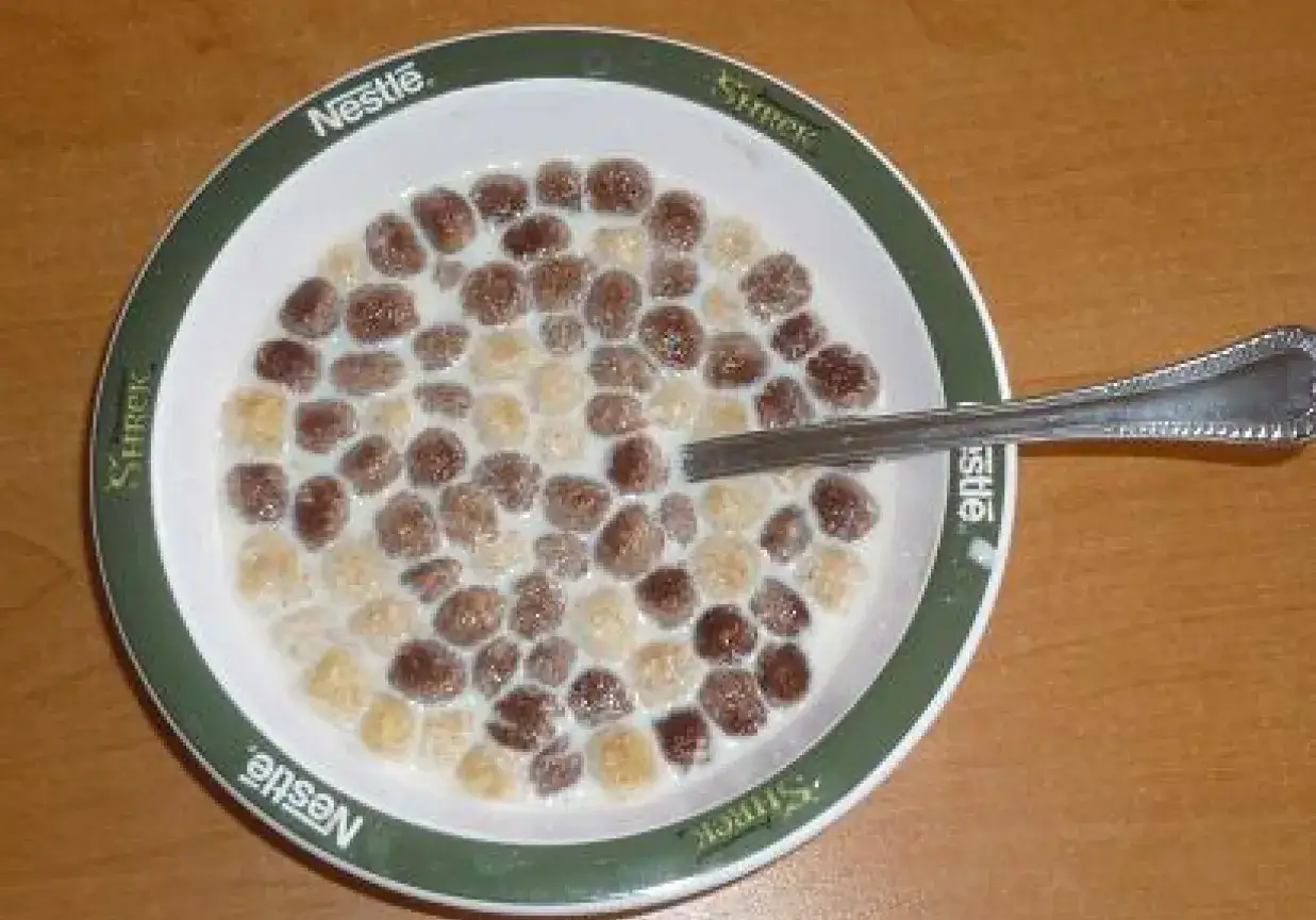 Czy płatki z mlekiem to zupa? Odkryj zaskakujące odpowiedzi!