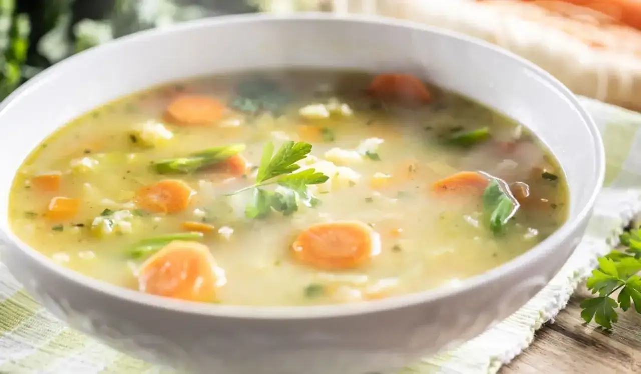 Jaką zupę na niedzielny obiad wybrać, aby zaskoczyć rodzinę?