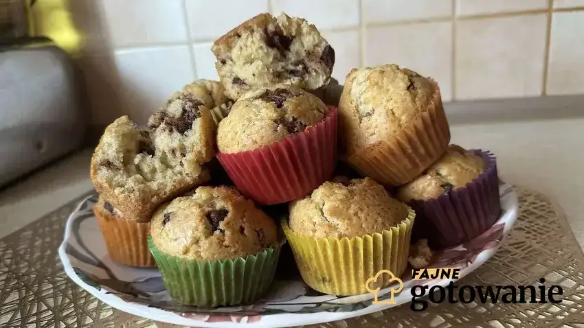 Jak piec babeczki? Puszyste i idealne poradnik krok po kroku.