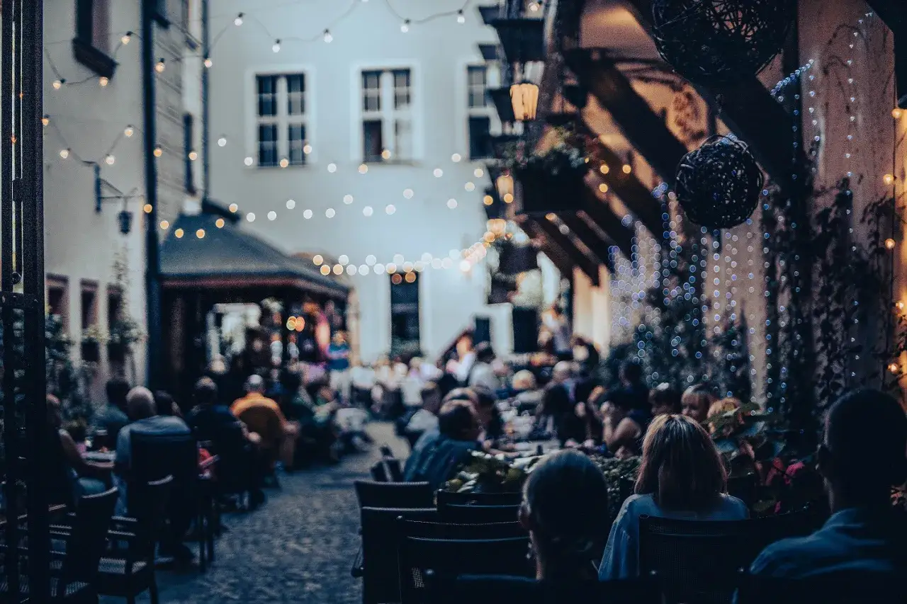 Gdzie zjeść we Wrocławiu tanio? Odkryj smaczne opcje bez wydawania fortuny