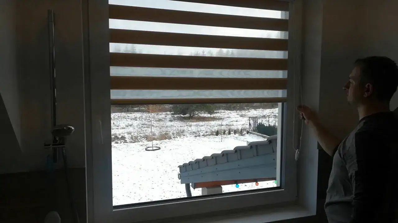 Jak działają rolety dzień noc? Zrozum mechanizm i korzyści