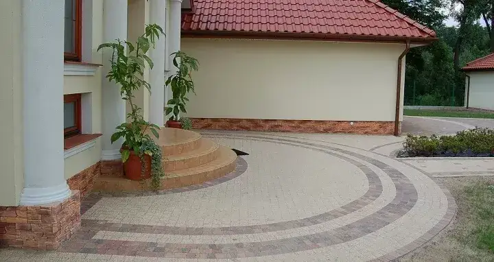 Jak dobrać kolor kostki do elewacji? Najlepsze zasady i przykłady kolorów