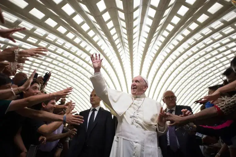 Jak nazywa się obecny papież? Poznaj jego imię i historię