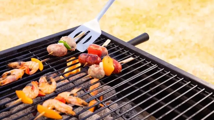 Jak skutecznie rozpalić brykiet – proste kroki i sprawdzone porady