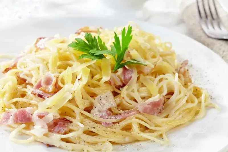 Ile kcal ma makaron spaghetti? Zaskakujące kalorie w 100g!