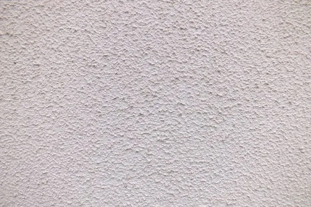 Baranek na ścianie? Pozbądź się go! Gładkie ściany bez skuwania