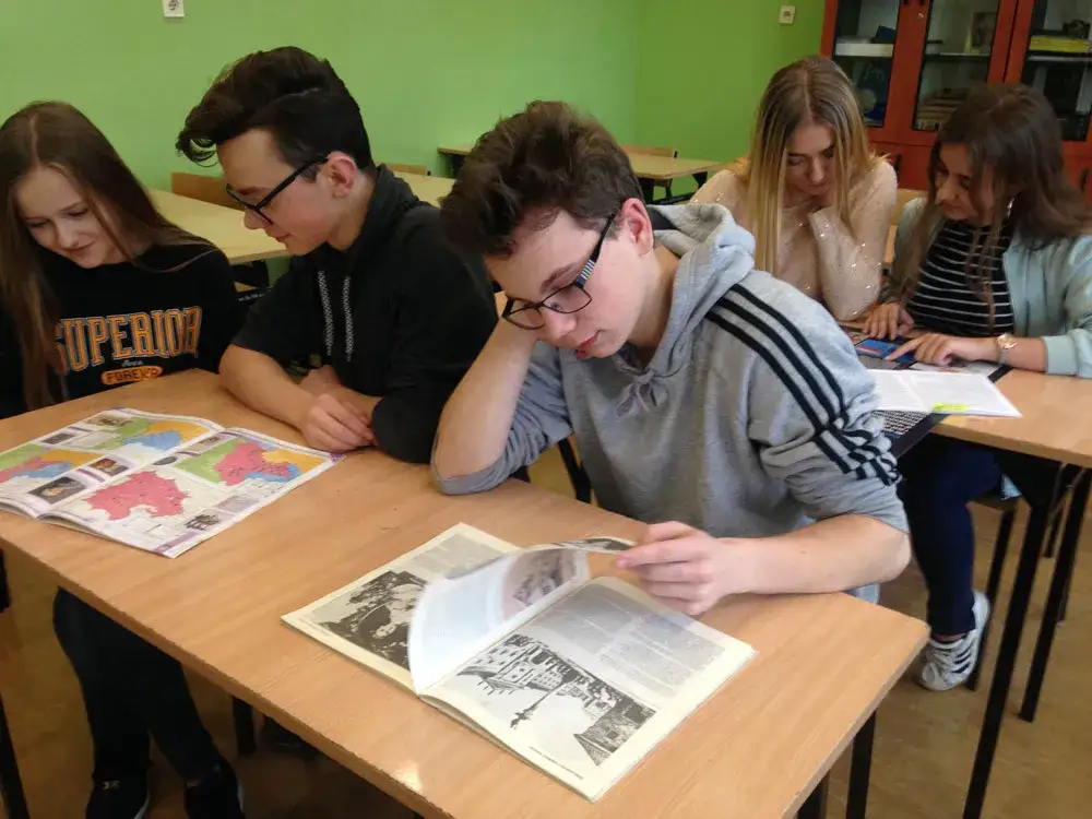 Zajęcia wyrównawcze z historii w szkole podstawowej - jak je prowadzić?