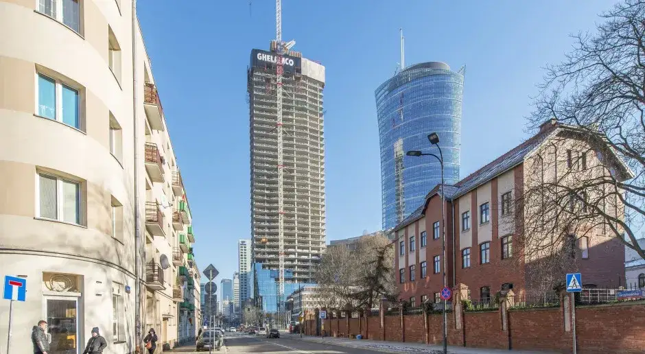 Ile metrów ma najwyższy budynek w Polsce? Zaskakujące fakty o Varso Tower