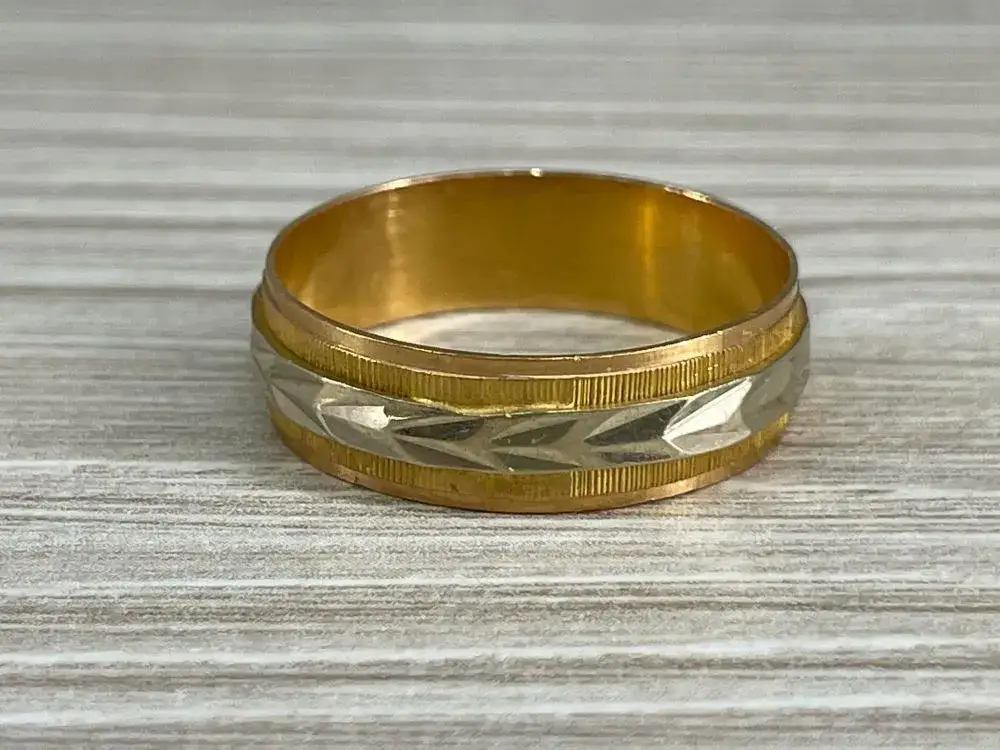 Ile kosztuje złota obrączka w skupie? Sprawdź ceny i tajemnice wyceny