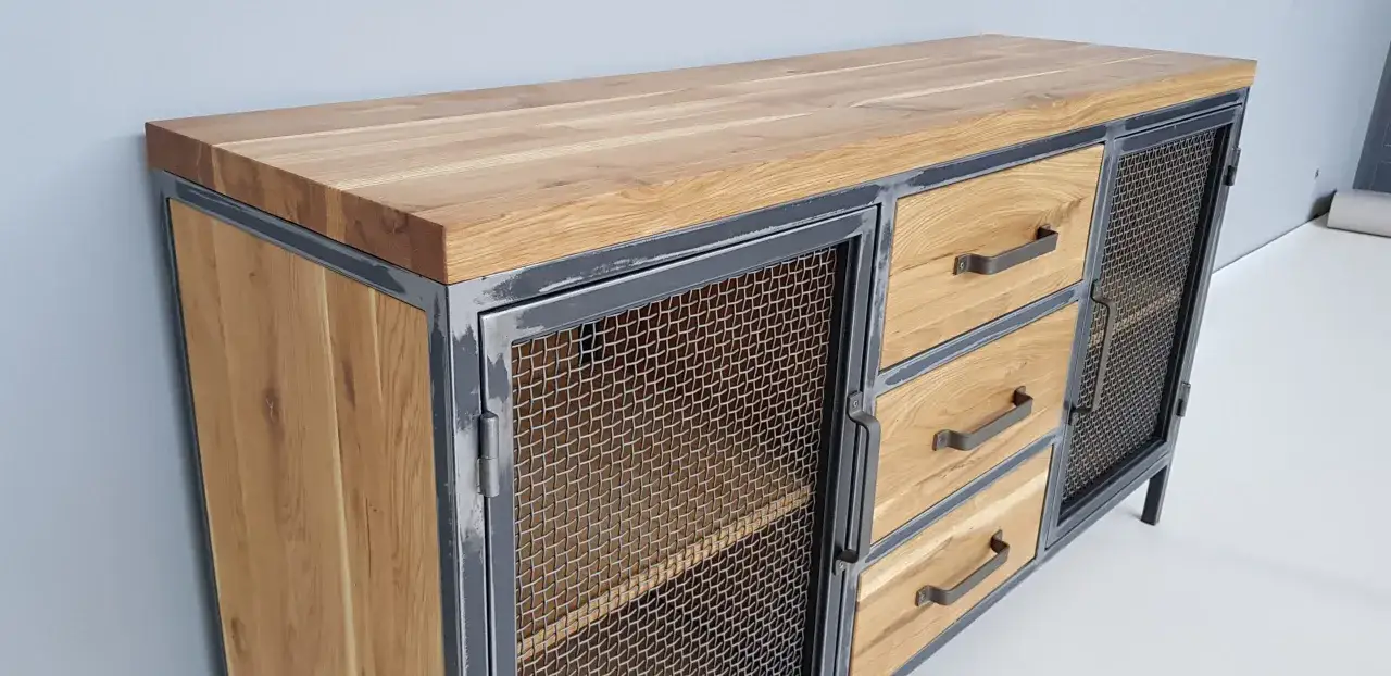 Pielęgnacja mebli loftowych: Drewno i metal krok po kroku