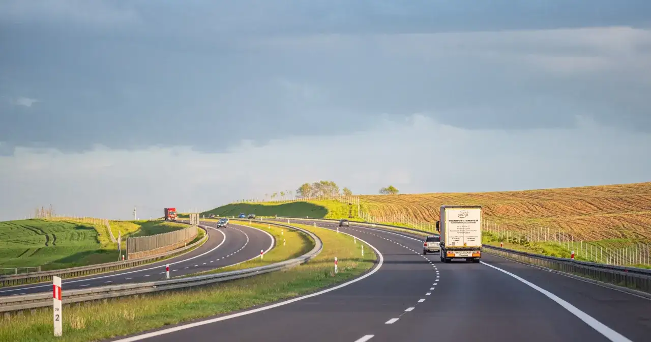 Czy jest zakaz dla ciężarówek 11 listopada? Sprawdź, co musisz wiedzieć