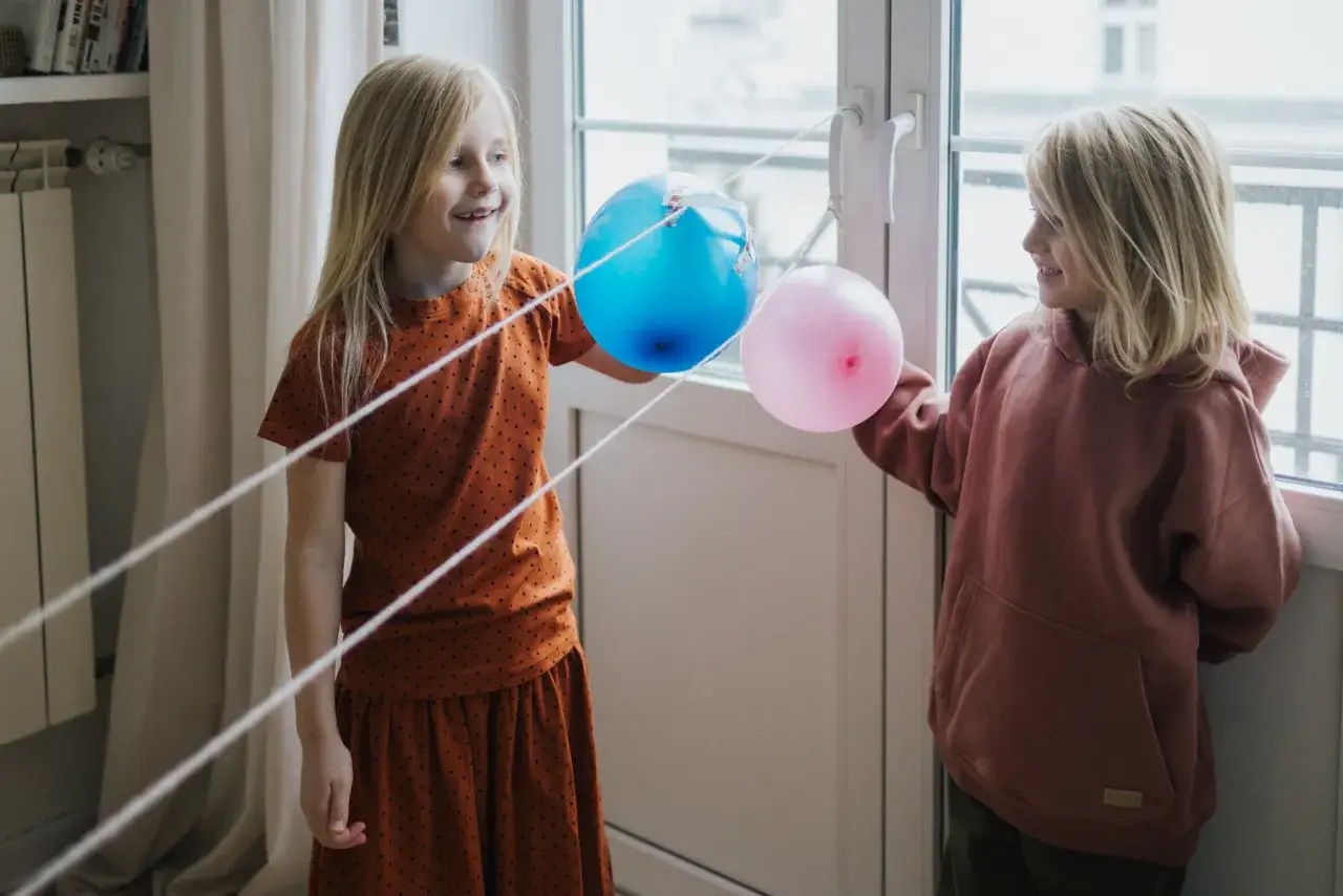 Fascynujące eksperymenty z balonem: Nauka i zabawa w domu!