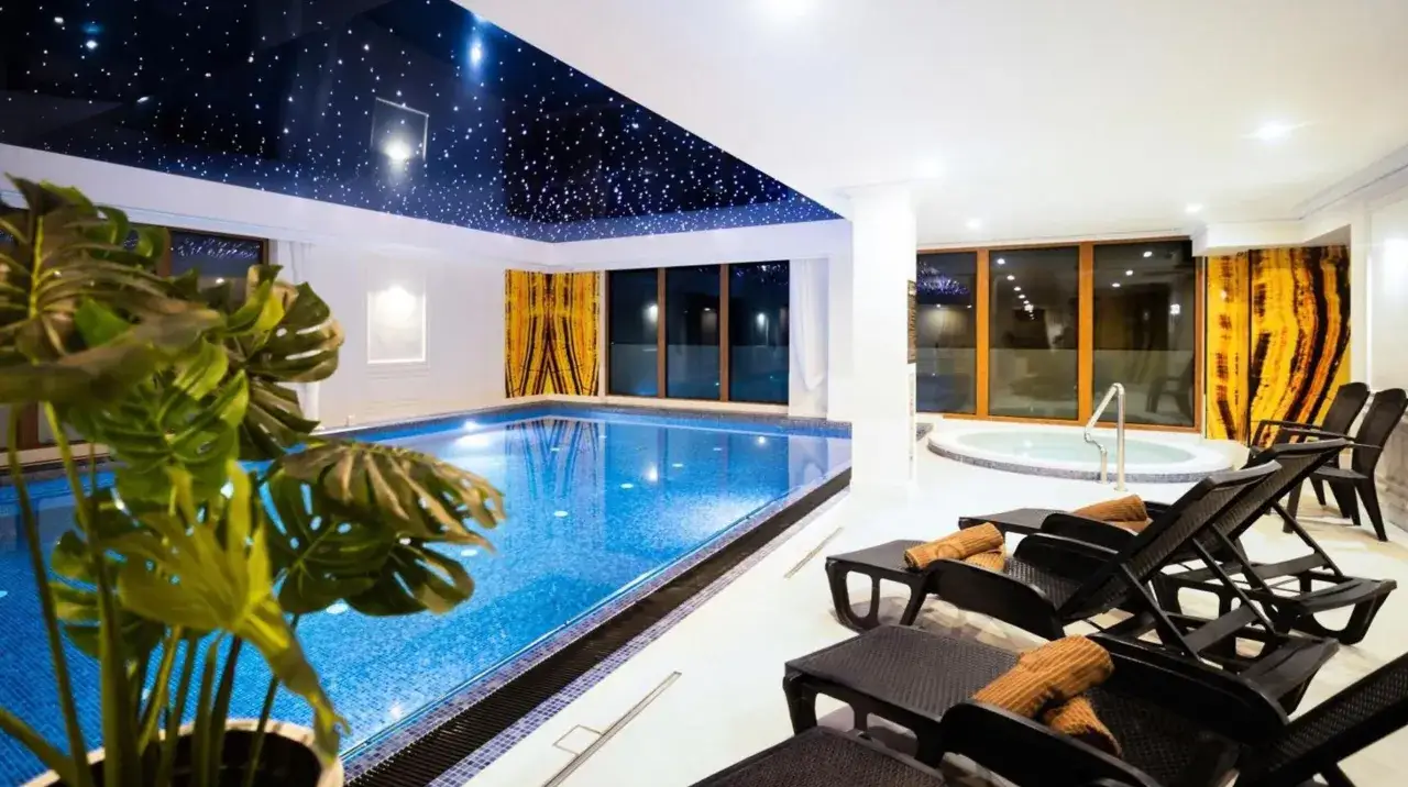 Gdzie najtańsze noclegi nad morzem? Przewodnik po oszczędnościach