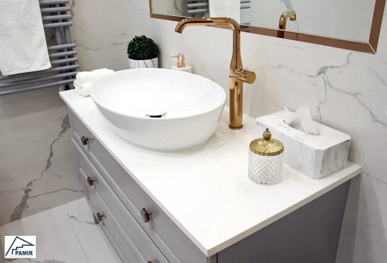 Blat z konglomeratu do łazienki: cena i jak nie przepłacić?