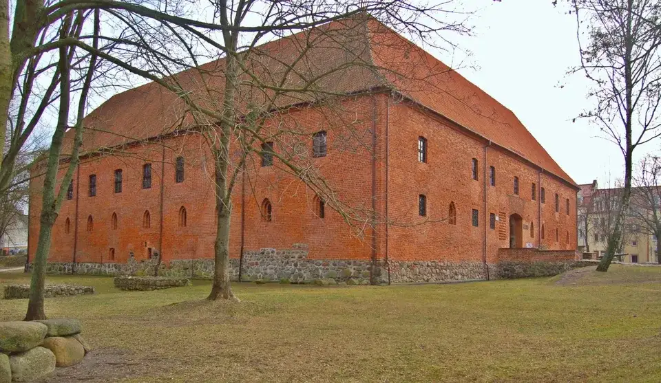 Zamek krzyżacki w Ostródzie – fascynująca historia i atrakcje turystyczne