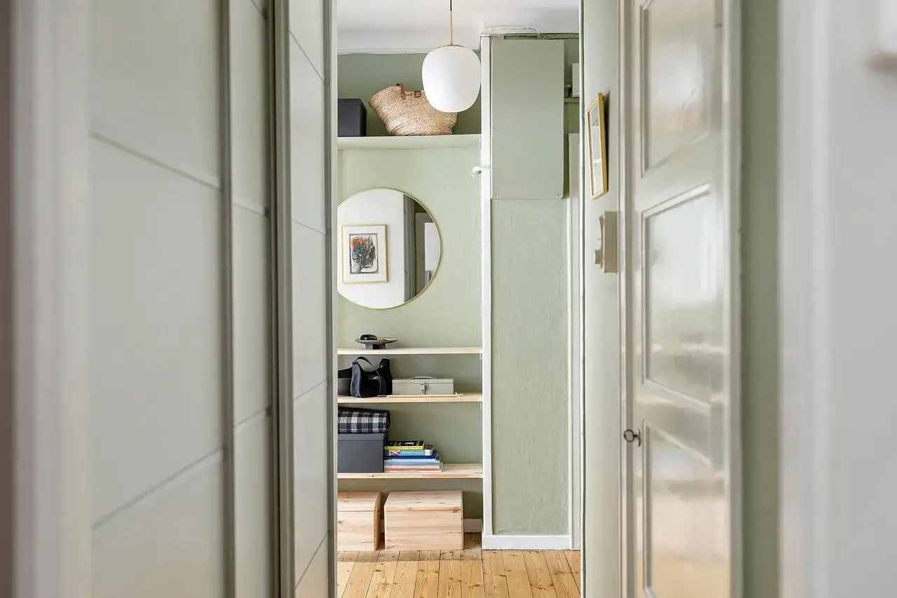 Otwór pod drzwi 80 z ościeżnicą regulowaną: Wymiary, błędy, porady eksperta