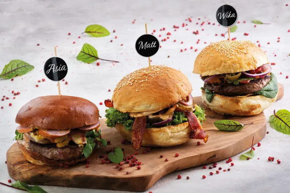 Jak układać hamburgera, by stworzyć idealne połączenie smaków