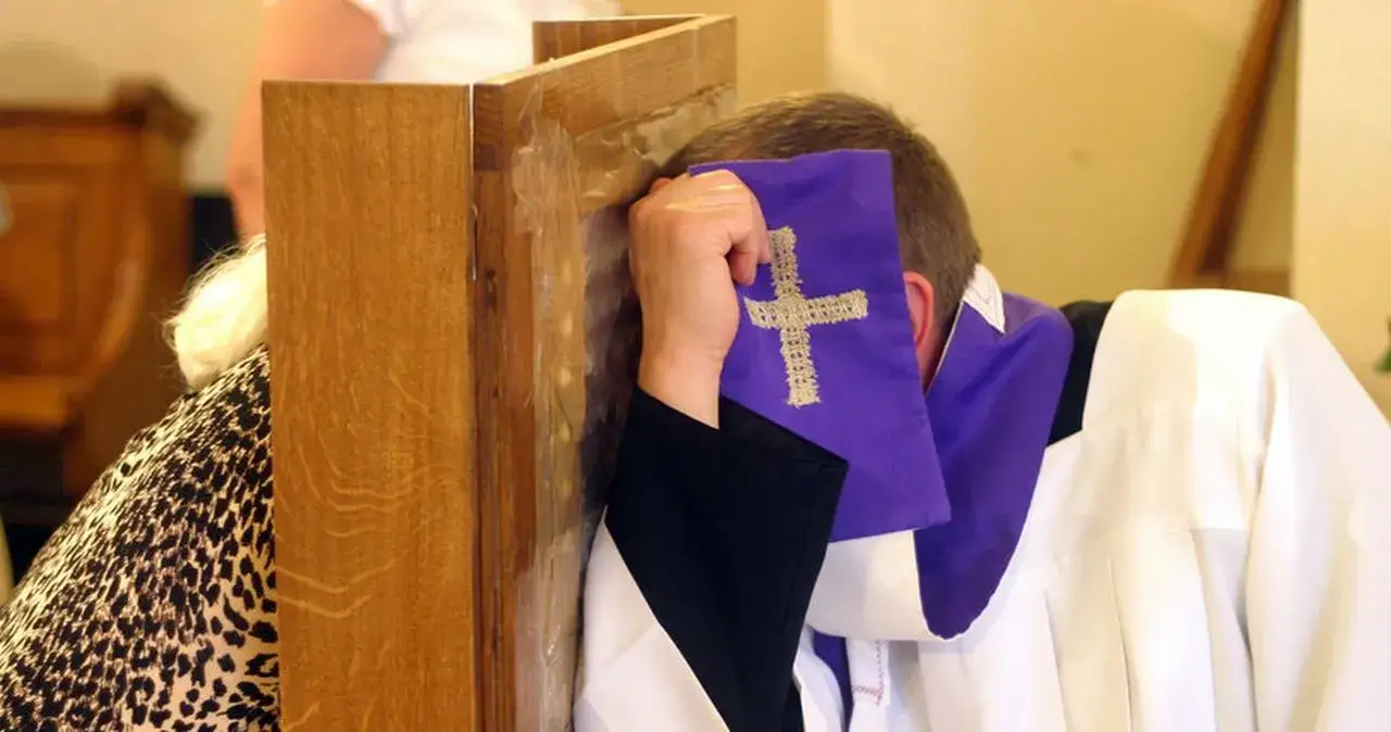 Czy chodzenie bez stanika to grzech? Wyjaśniamy stanowisko Kościoła