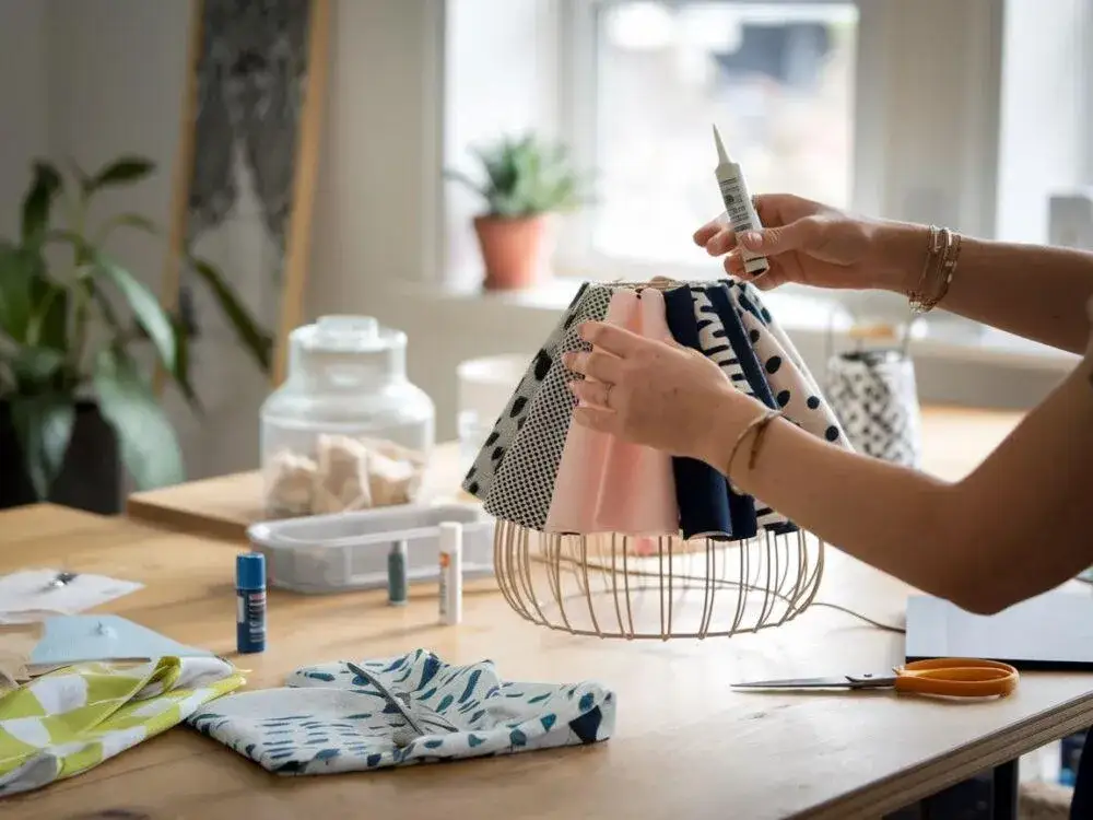 Jak zrobić abażur z nici - prosta metoda na wyjątkowy efekt w domu