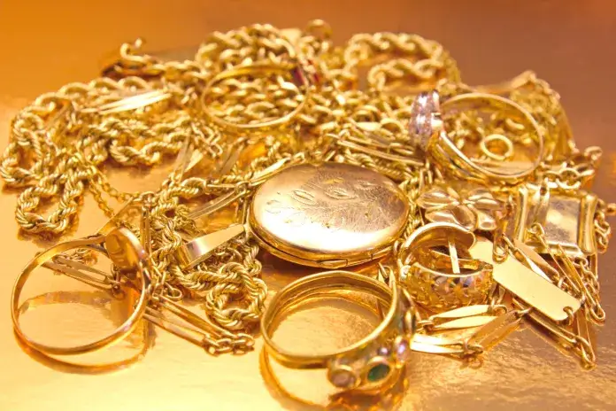 Jaka jest dobra próba złota? Odkryj, co warto wiedzieć o złocie