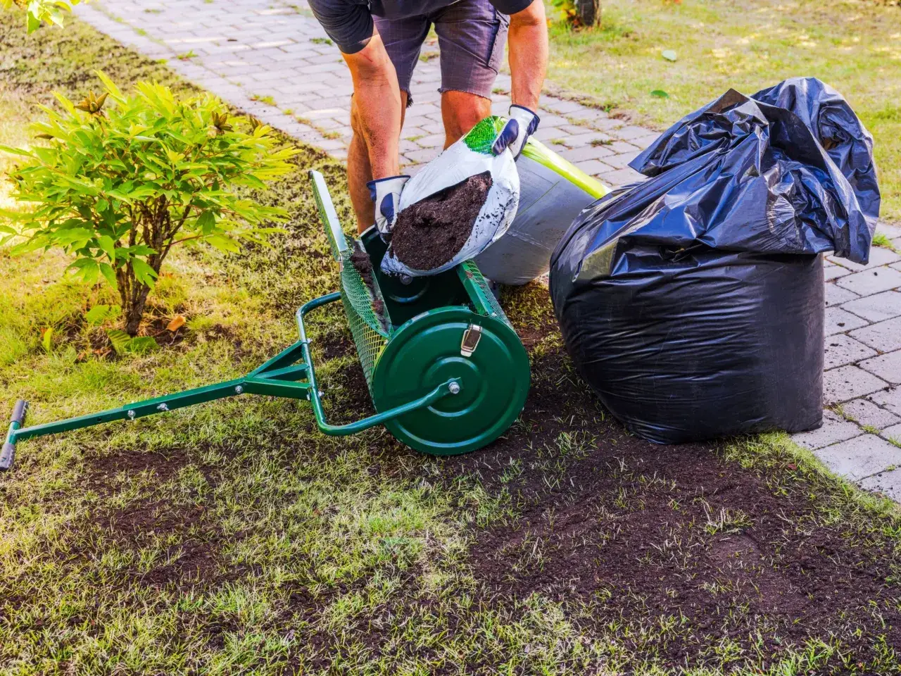 Piaskowanie trawnika: Zrób to sam! Klucz do zdrowej i gęstej murawy