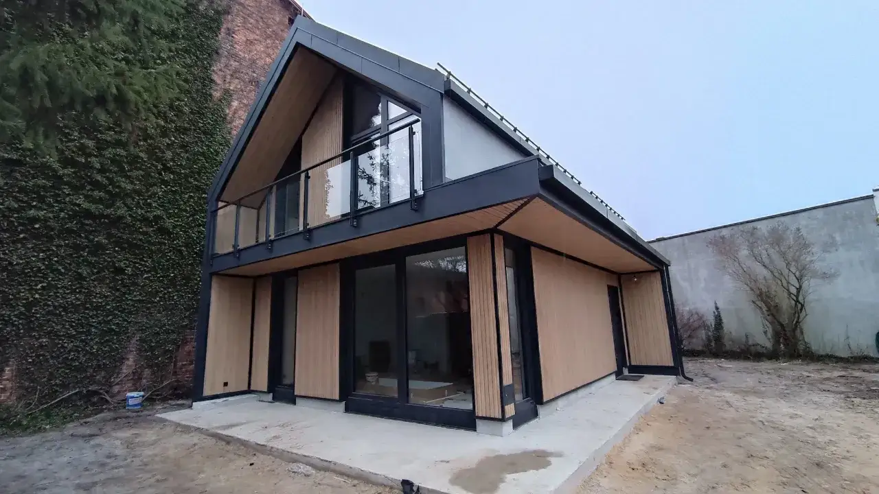 Ile kosztuje drewno na dom szkieletowy? Ceny, typy, jak oszczędzić.