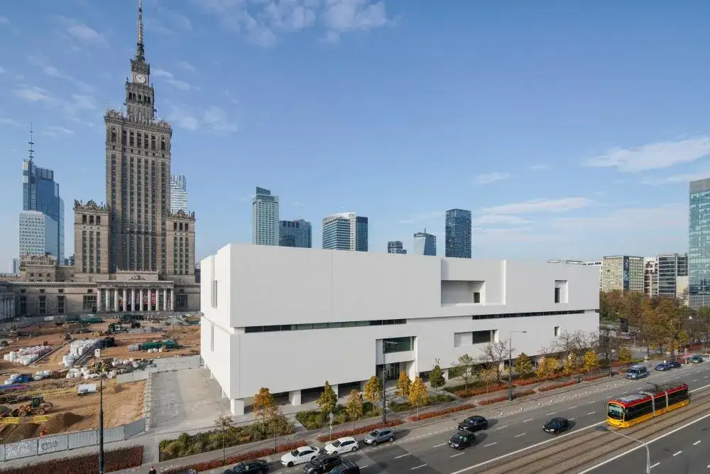 Nowe muzeum sztuki nowoczesnej w Warszawie – co warto wiedzieć?