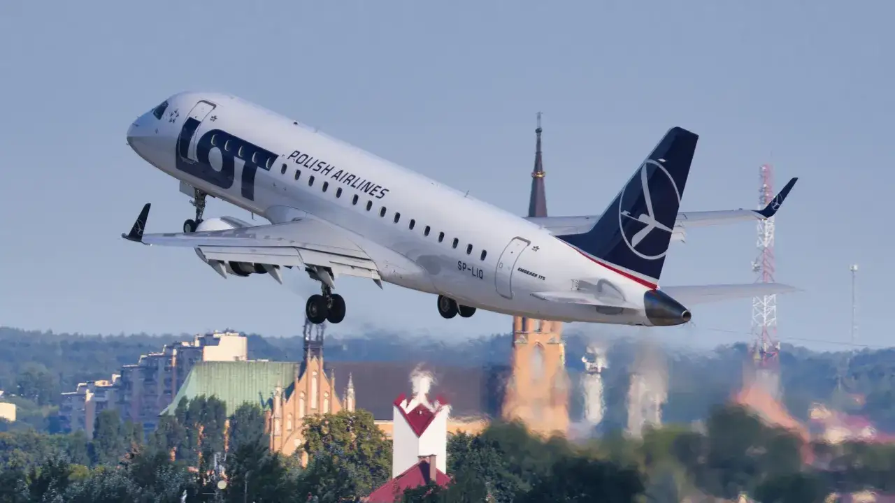 850 mln zł: Koszt lotniska Radom. Czy to była dobra inwestycja?