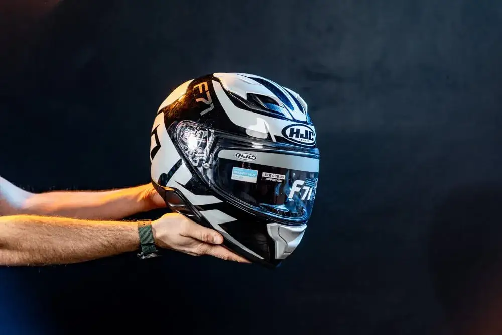 Najlepsze kaski motocyklowe do 1500 zł: Ranking ECE 22.06