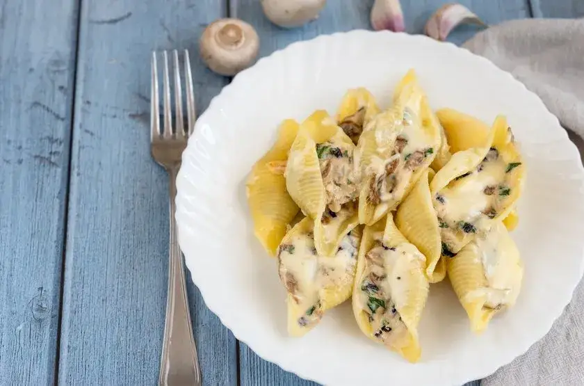 Pomysły na dania z makaronem, które zaskoczą Twoje kubki smakowe