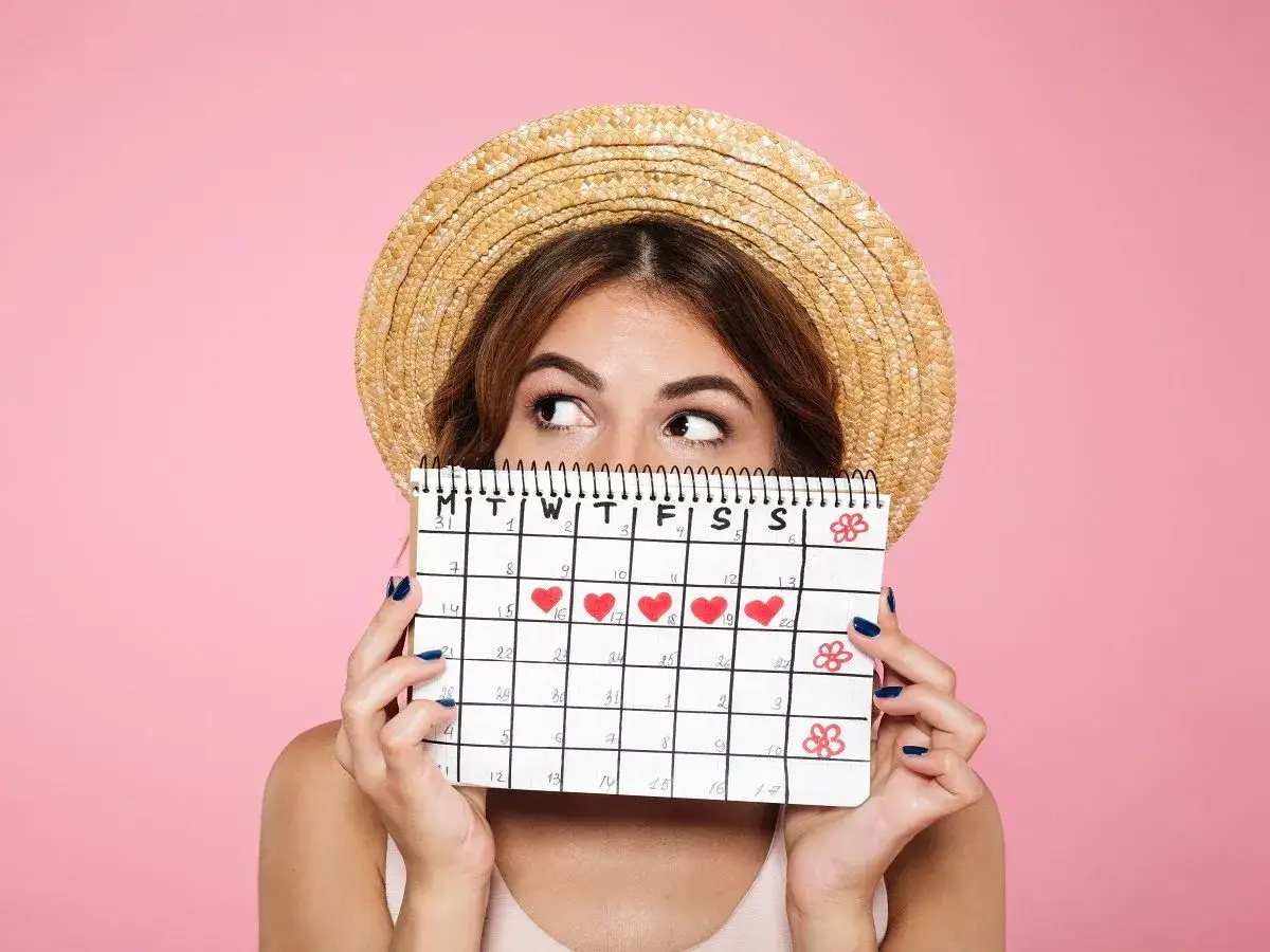 Miesiączka co 2 tygodnie? Sprawdź, co oznacza dla zdrowia.