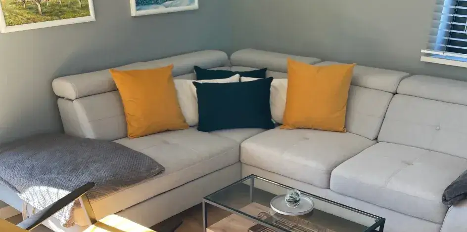 Jaki kolor fotela do szarej kanapy? Poznaj triki eksperta!