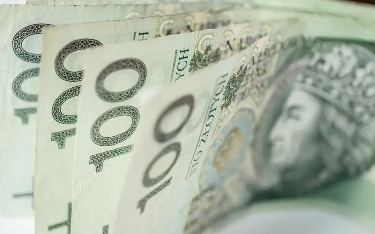 Co oznacza oprocentowanie w skali roku i jak wpływa na Twoje finanse